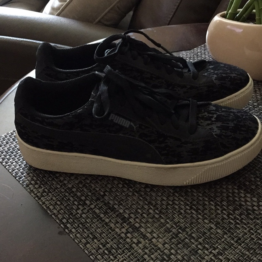Puma soft foam kids shoes size 5.5